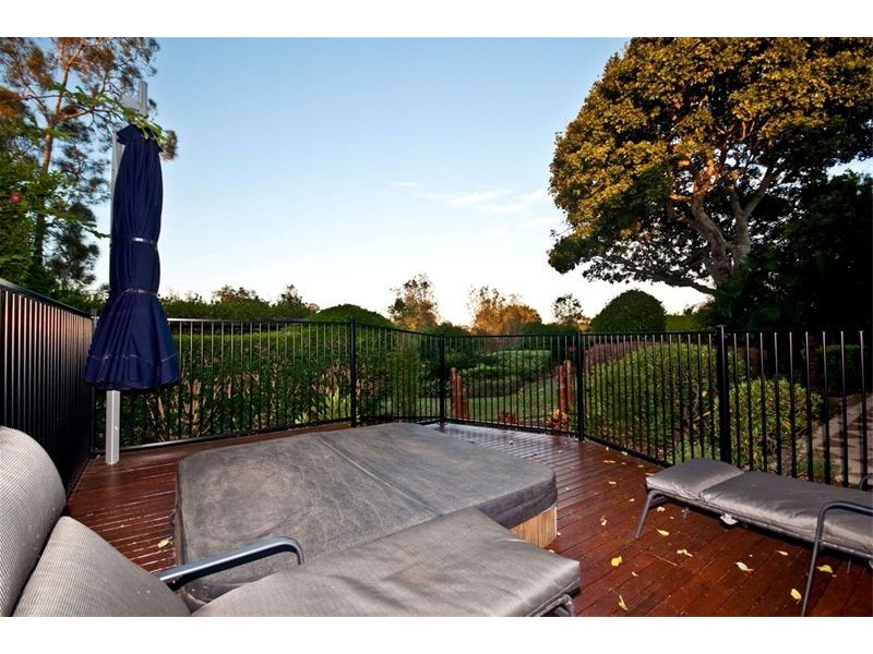 127 O’Quinn Street, Nudgee Beach QLD 4014