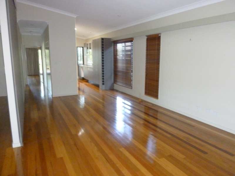 51 O’quinn Street, Nudgee Beach QLD 4014