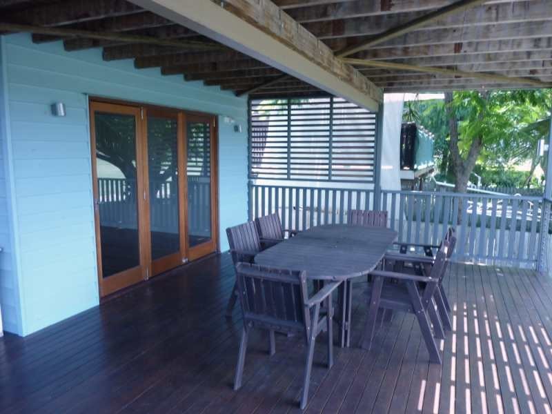 51 O’quinn Street, Nudgee Beach QLD 4014