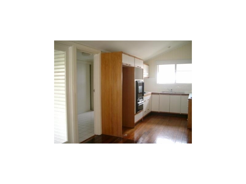 74 Winchester Street, Hamilton QLD 4007