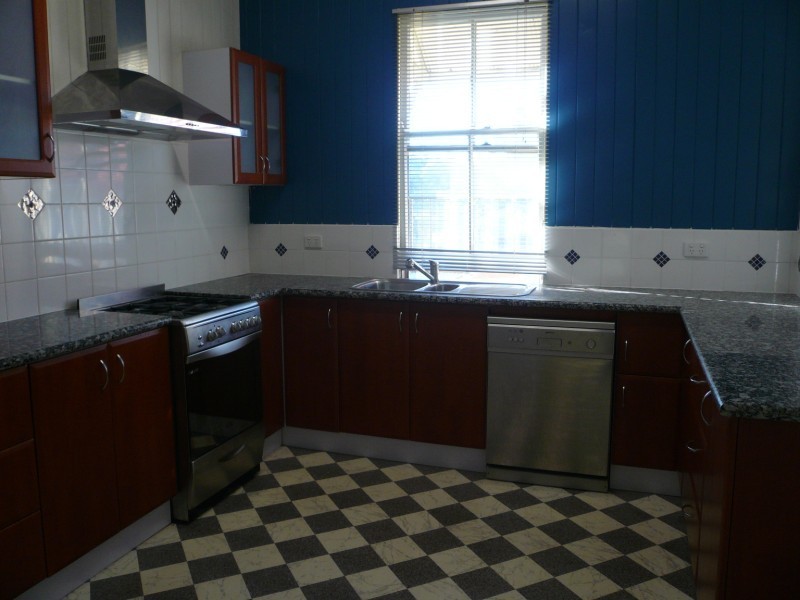 2a Parker Avenue, Northgate QLD 4013