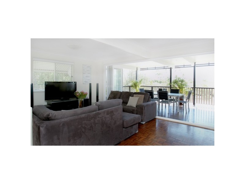 71 Chaseley Street, Nudgee Beach QLD 4014