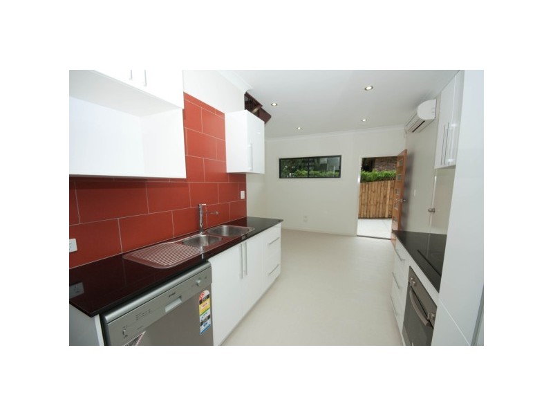 2/89 Cook Street, Northgate QLD 4013