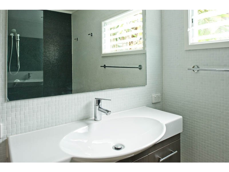 98 O’quinn Street, Nudgee Beach QLD 4014