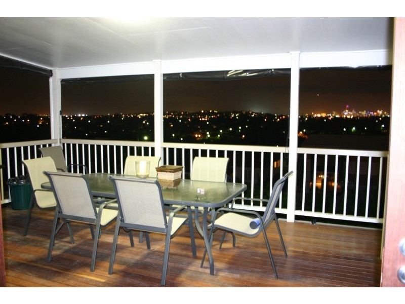 240 Rode Road, Wavell Heights QLD 4012