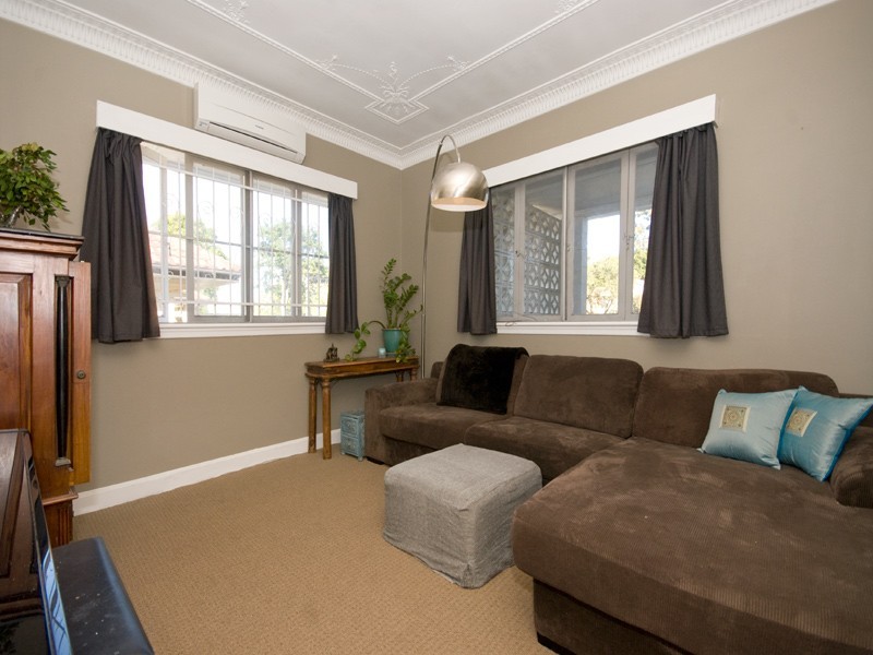 9 Main Ave, Wavell Heights QLD 4012