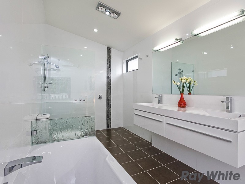 8 Wirega Street, Wavell Heights QLD 4012
