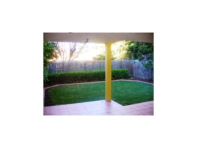 2/33  Brassey Street, Ascot QLD 4007