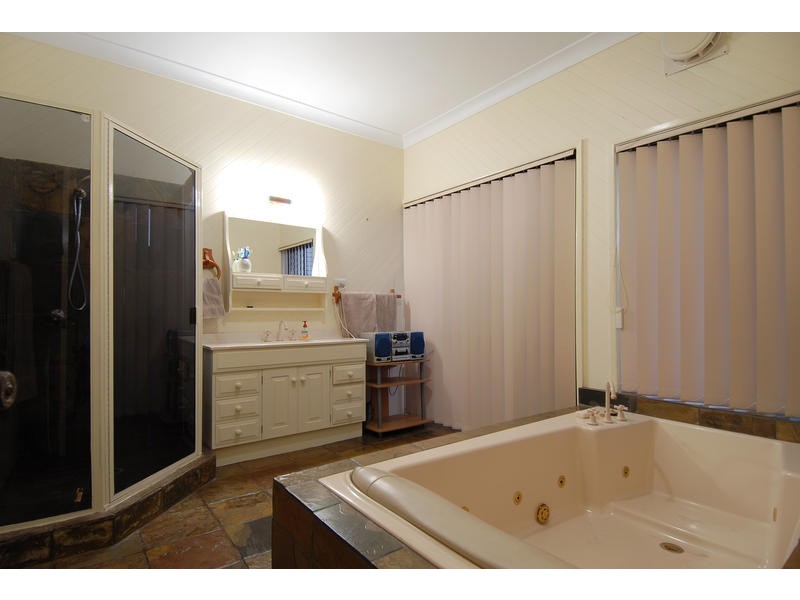 419  St Vincents Road, Nudgee QLD 4014