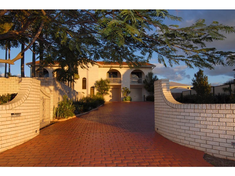 419  St Vincents Road, Nudgee QLD 4014