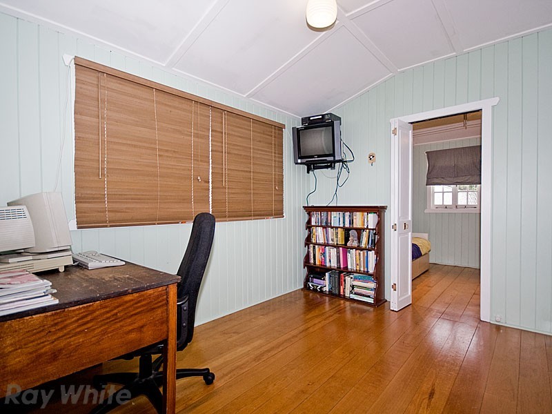 12  Crawford Avenue, Stafford QLD 4053