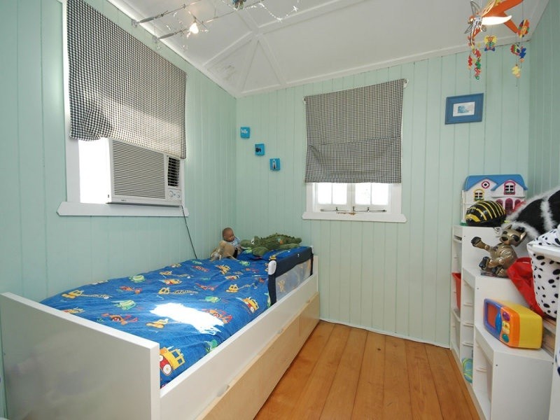 12  Crawford Avenue, Stafford QLD 4053