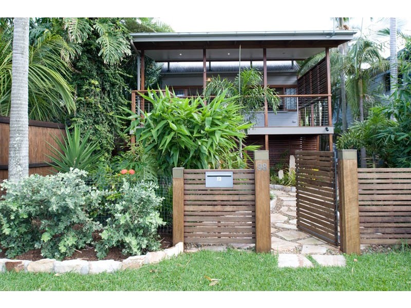 98 O’Quinn, Nudgee Beach QLD 4014