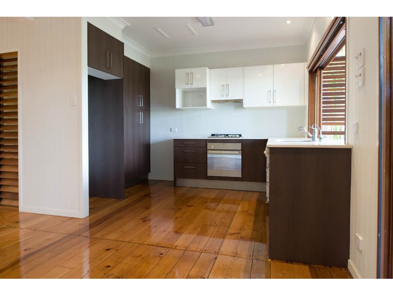 98 O’Quinn, Nudgee Beach QLD 4014