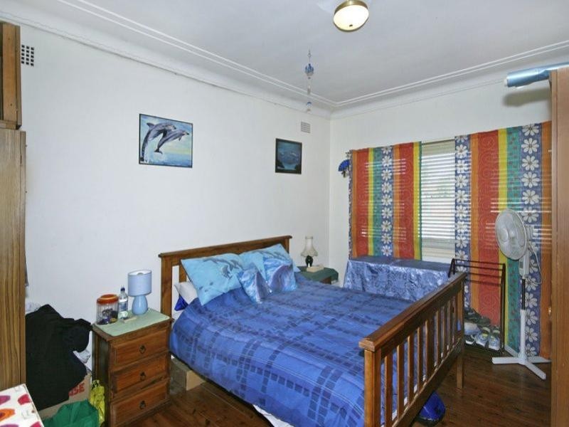 2  Trafalgar Avenue, Woy Woy NSW 2256