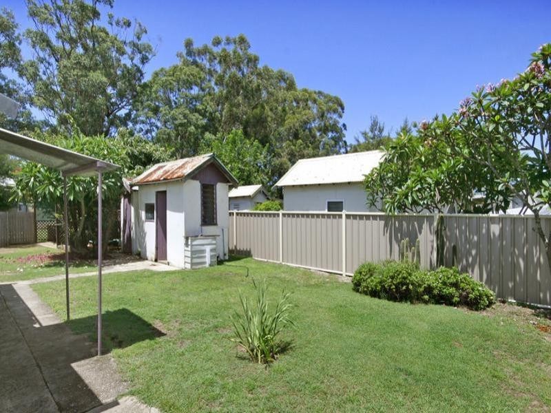 2  Trafalgar Avenue, Woy Woy NSW 2256