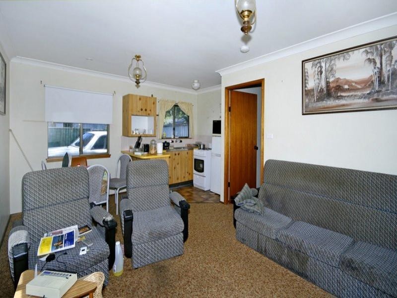 2  Trafalgar Avenue, Woy Woy NSW 2256