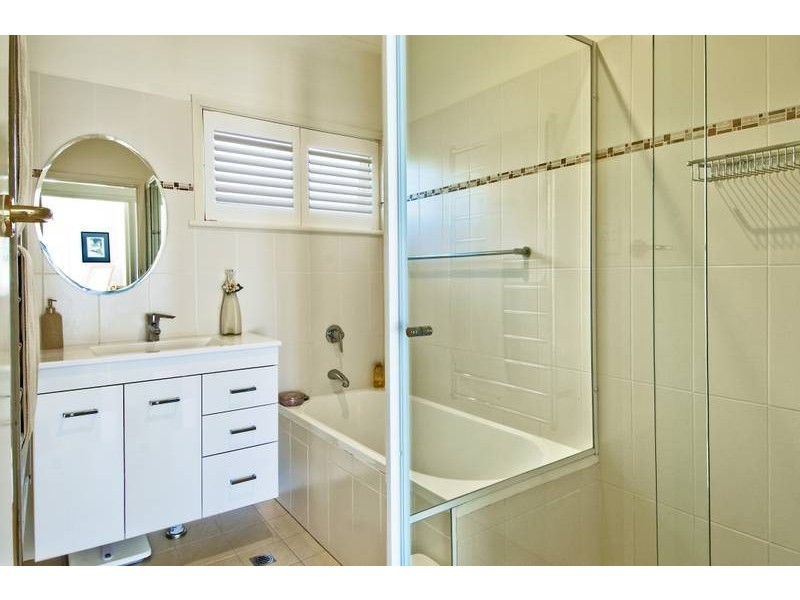 10 Merridong Road, Elanora Heights NSW 2101