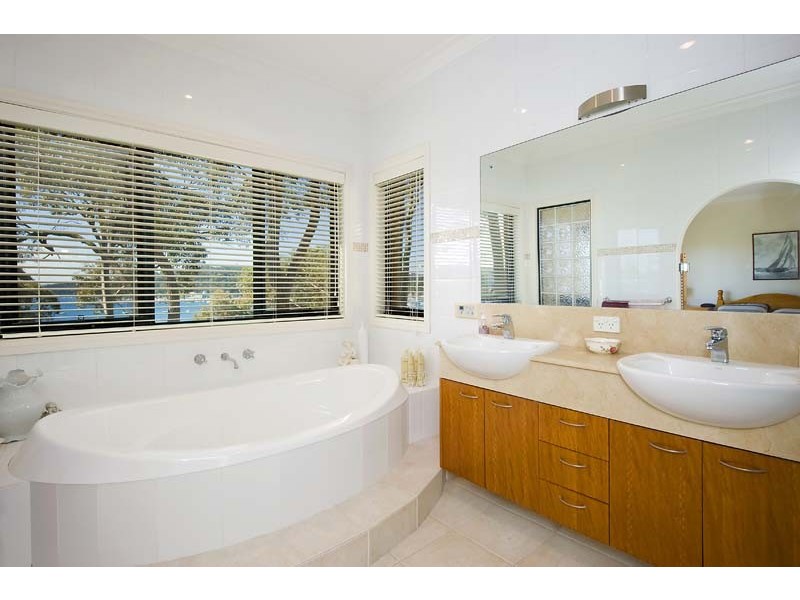 64 Alexandra Crescent, Bayview NSW 2104