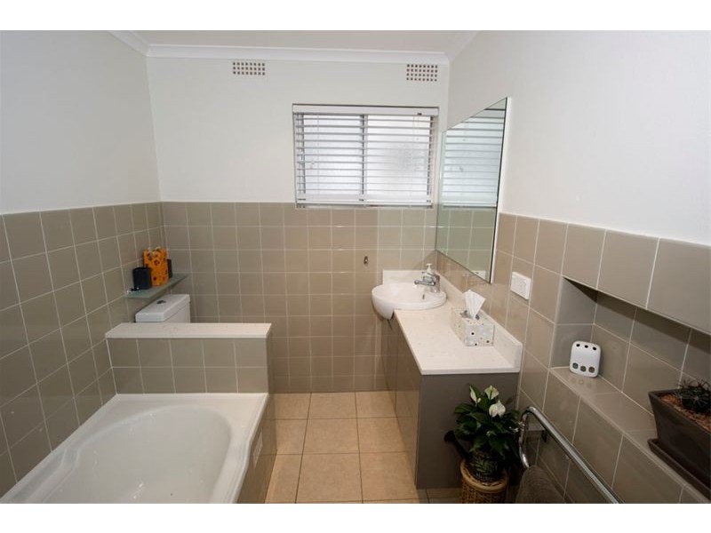 2/36  Seaview Avenue, Newport NSW 2106