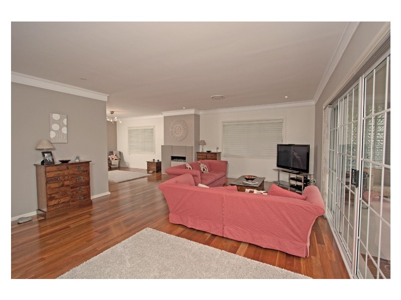 12 Jacquelene Close, Bayview NSW 2104