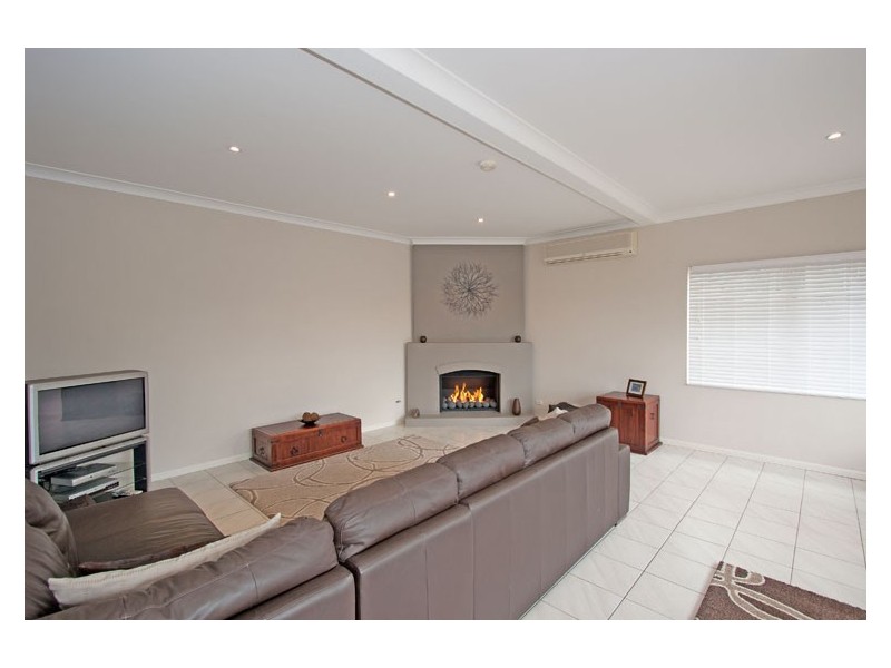 12 Jacquelene Close, Bayview NSW 2104
