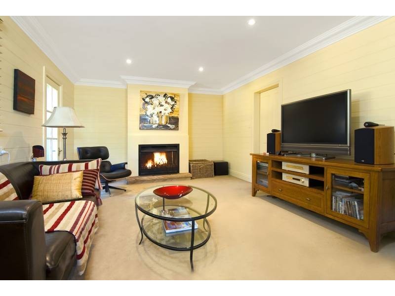 11 Loquat Valley Road, Bayview NSW 2104