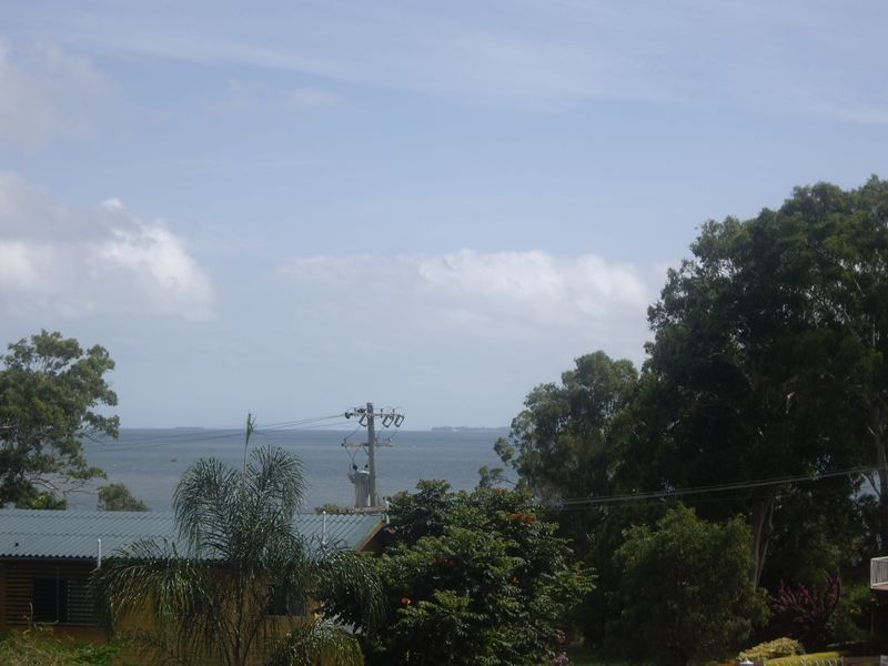 12 Shelly Crescent, Lamb Island QLD 4184