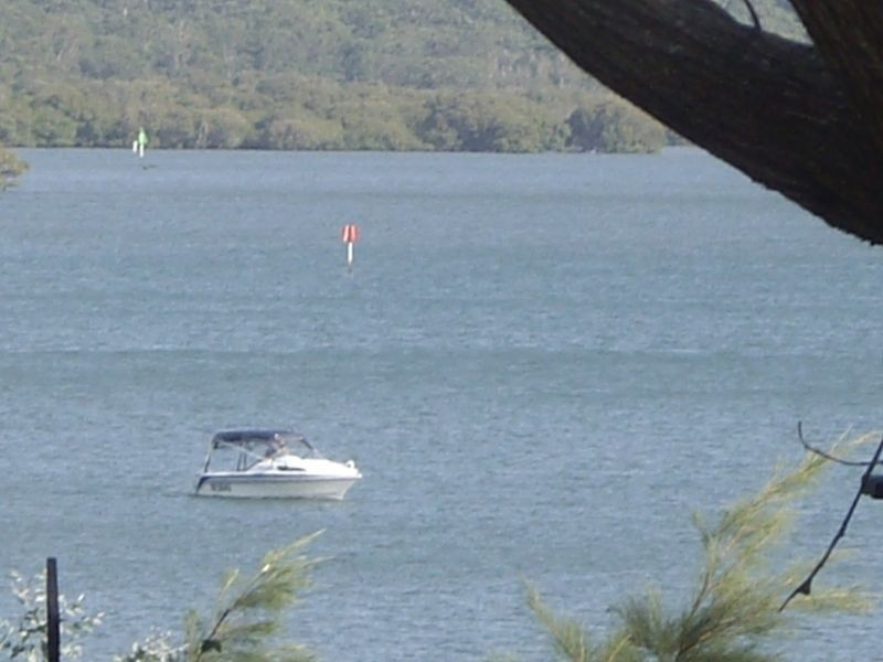 4 Emily Cres, Macleay Island QLD 4184