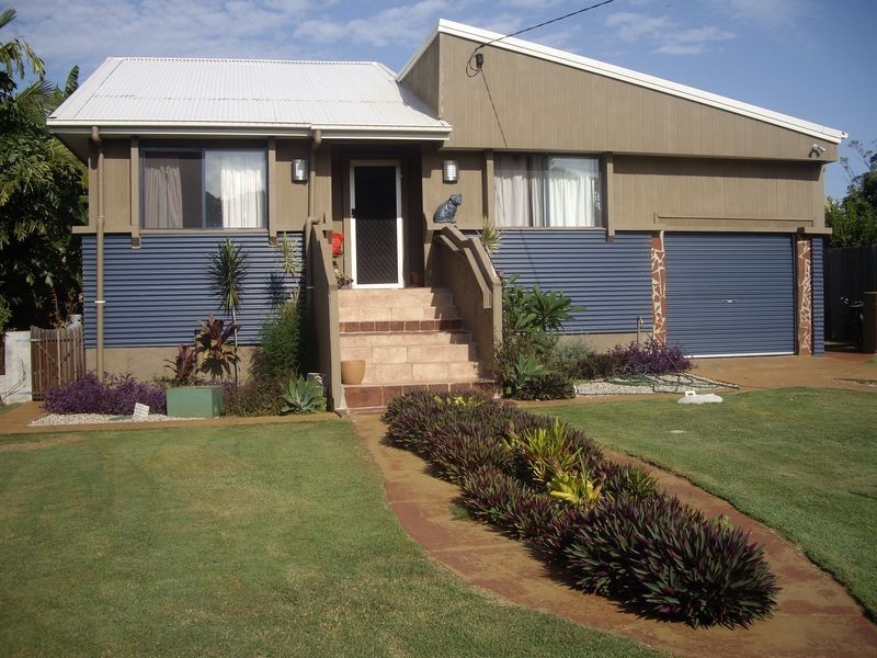 4 Emily Cres, Macleay Island QLD 4184