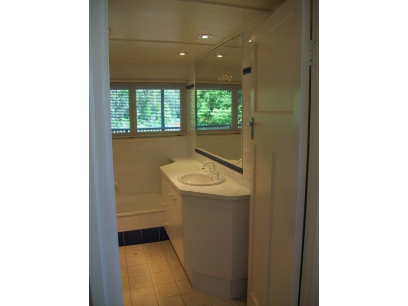 1 Willes St, Russell Island QLD 4184