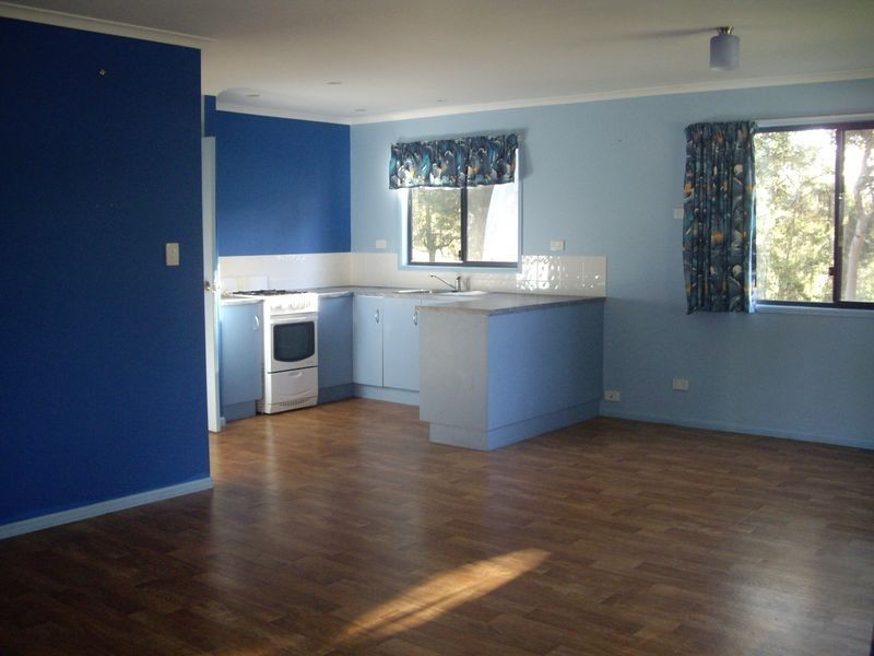 10 Panaroo Street, Macleay Island QLD 4184