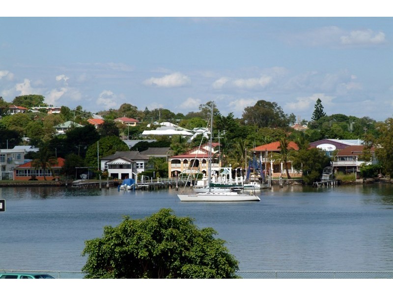 10 Grays Road, Hamilton QLD 4007