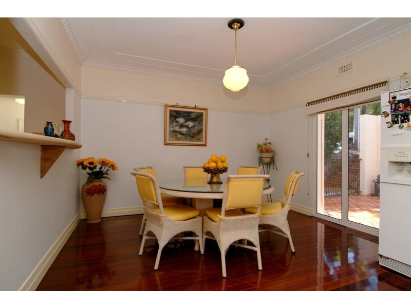 10 Grays Road, Hamilton QLD 4007