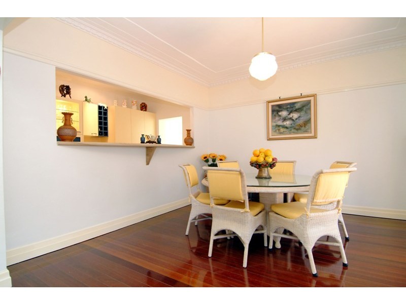 10 Grays Road, Hamilton QLD 4007