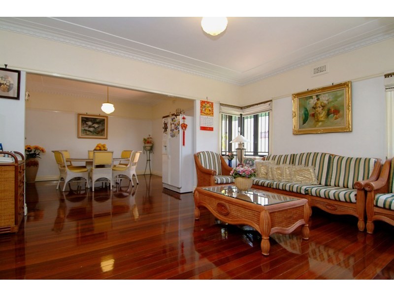 10 Grays Road, Hamilton QLD 4007