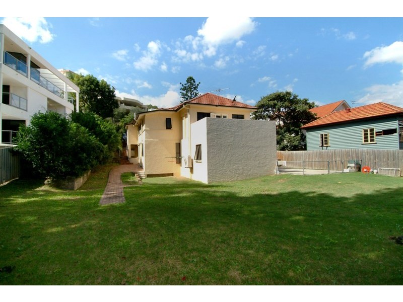 10 Grays Road, Hamilton QLD 4007