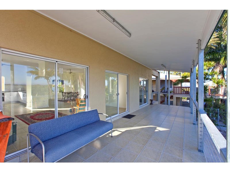 136 Palm Beach Rd, Russell Island QLD 4184