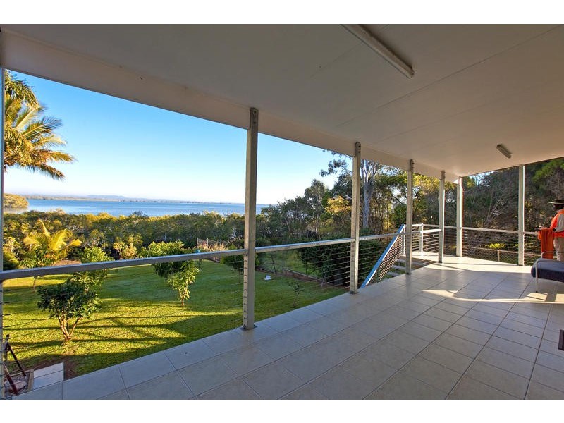 136 Palm Beach Rd, Russell Island QLD 4184