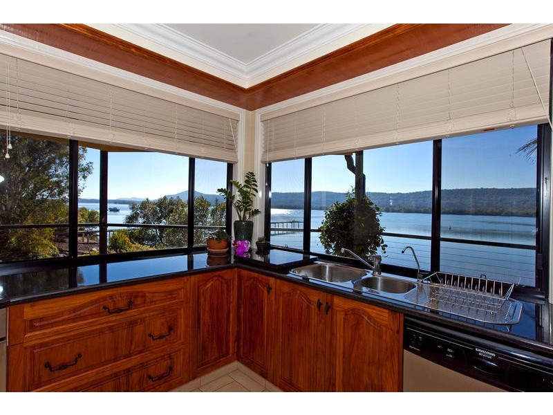 49 Wahine Drive, Russell Island QLD 4184