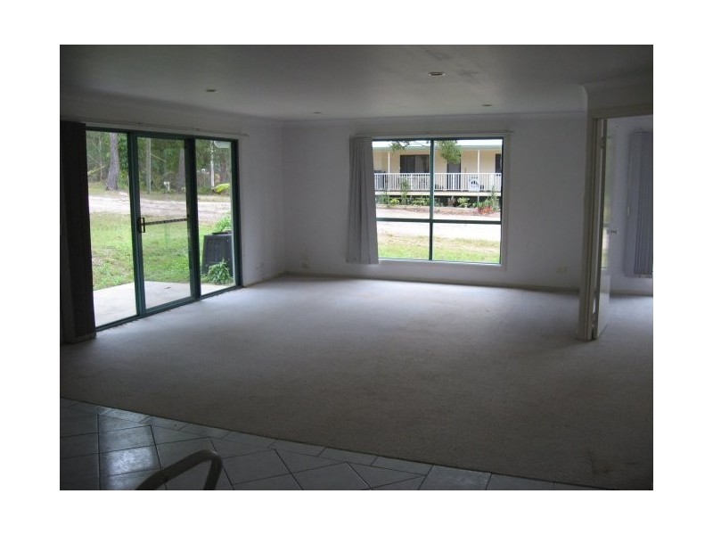3 Mallee St, Russell Island QLD 4184