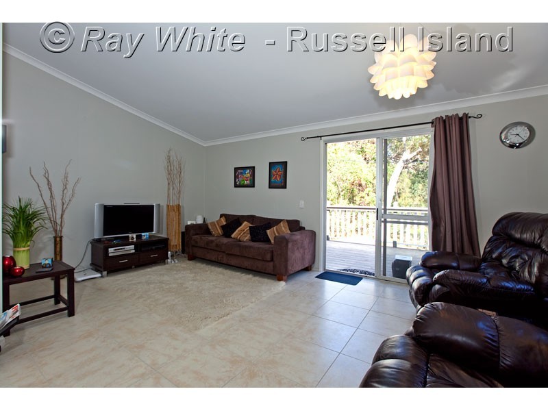 25 Borrows Street, Russell Island QLD 4184