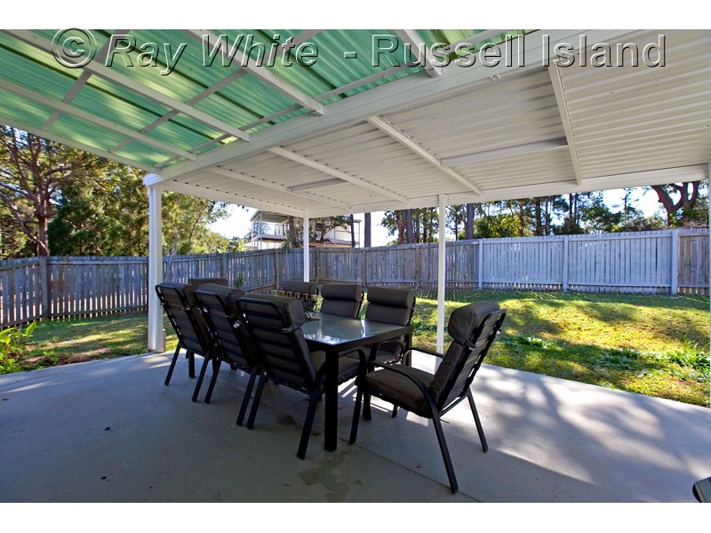 25 Borrows Street, Russell Island QLD 4184