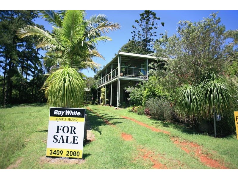 48 Cavendish St, Russell Island QLD 4184