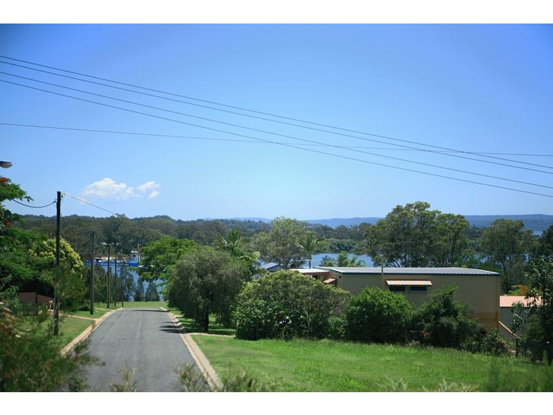 48 Cavendish St, Russell Island QLD 4184