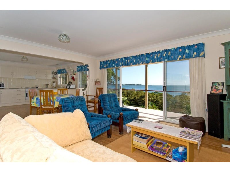 33 Bay Drive, Russell Island QLD 4184