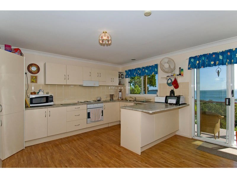 33 Bay Drive, Russell Island QLD 4184