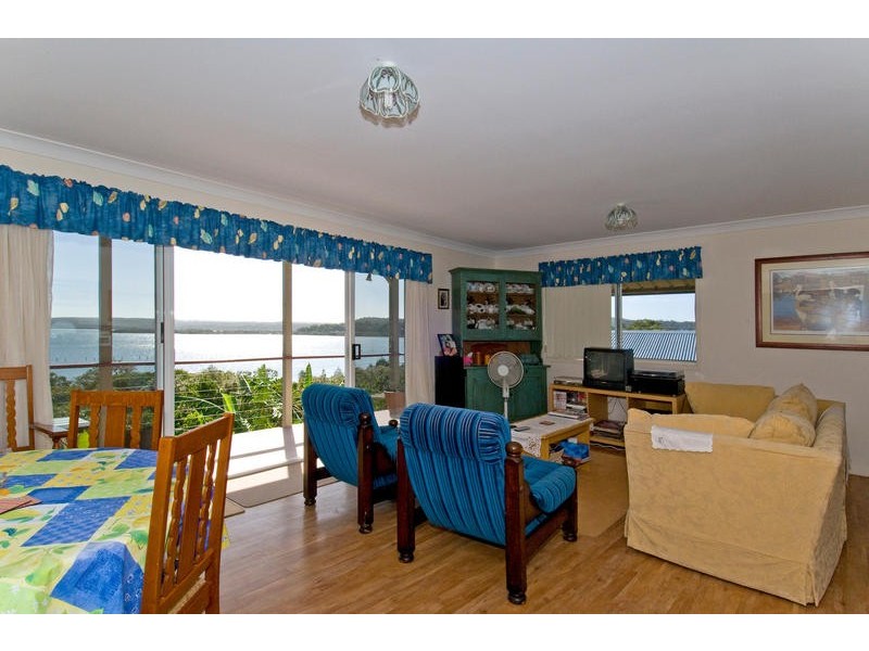33 Bay Drive, Russell Island QLD 4184