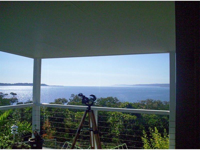 27 Bay Drive, Russell Island QLD 4184