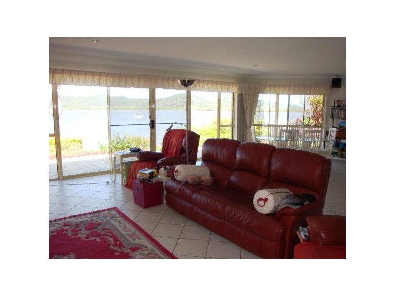 86 Canaipa Point Drive, Russell Island QLD 4184